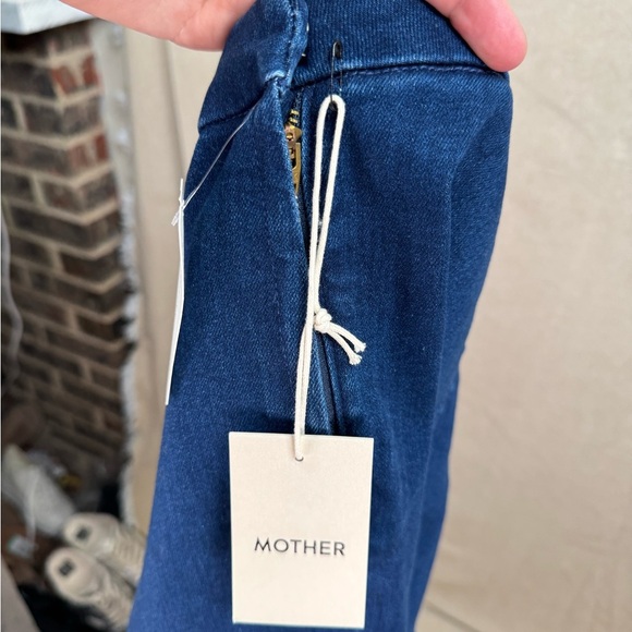MOTHER Pull-On Nothing Bunny Snip Capri Jeans Size 27 Blue Denim Medium Wash - Picture 10 of 12